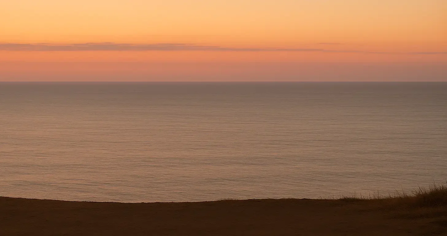 kvallshimmel-vid-kusten Havet och himlen vid kusten på kvällen.